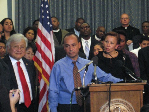 Congressman Luis Gutierrez Introduces Comprehensive Immigration Reform for America’s Security and Prosperity Act of 2009