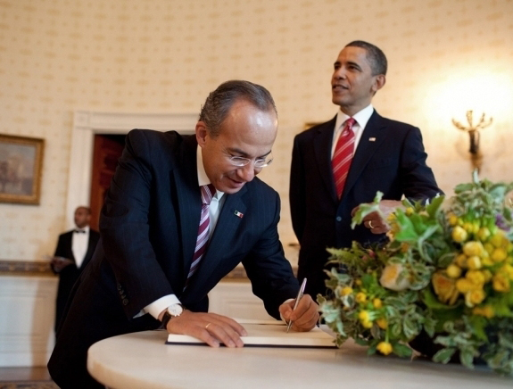 Presidents Obama and Calderon Meet to Discuss Border, Immigration