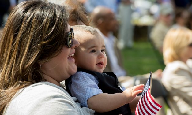 14,000 Become U.S. Citizens to Celebrate Fourth of July
