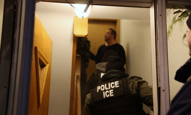 ICE Makes Sweeping Arrests in Chicago, Endangering City’s Livelihood